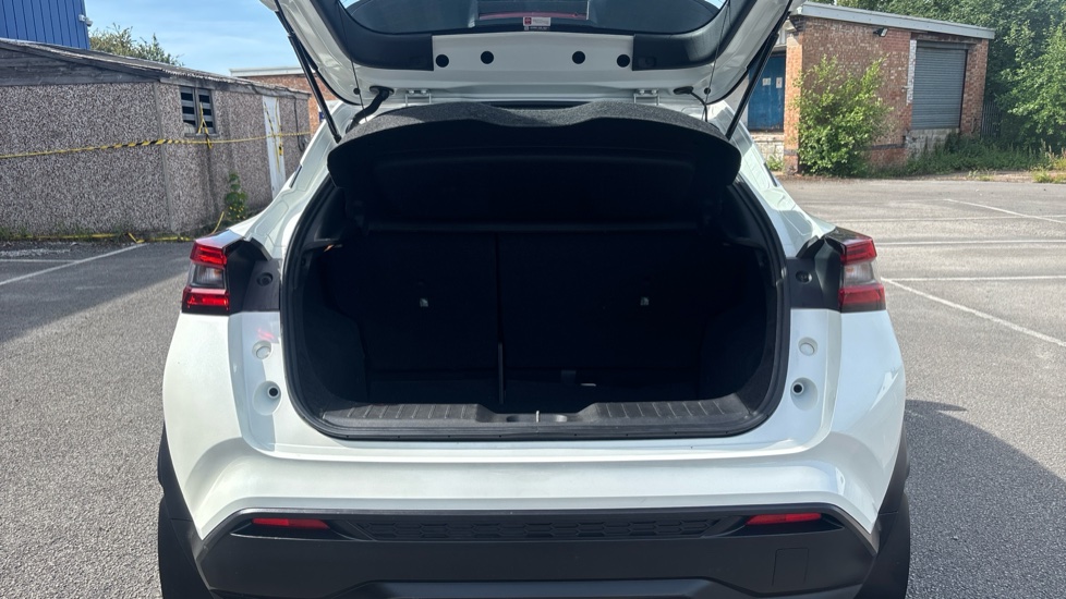 Nissan Juke 1.0 DiG-T 114 Acenta 5dr DCT Petrol Hatchback - Image 4