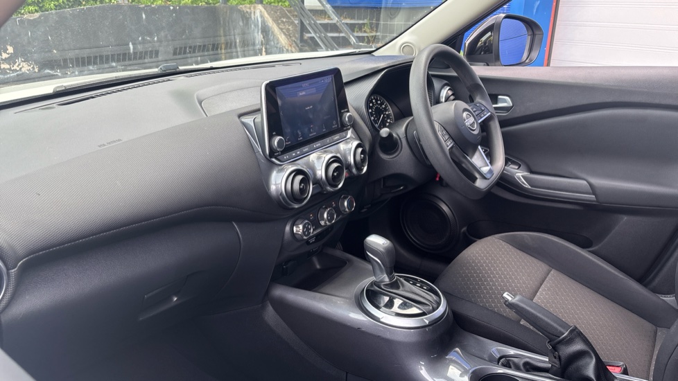 Nissan Juke 1.0 DiG-T 114 Acenta 5dr DCT Petrol Hatchback - Image 9