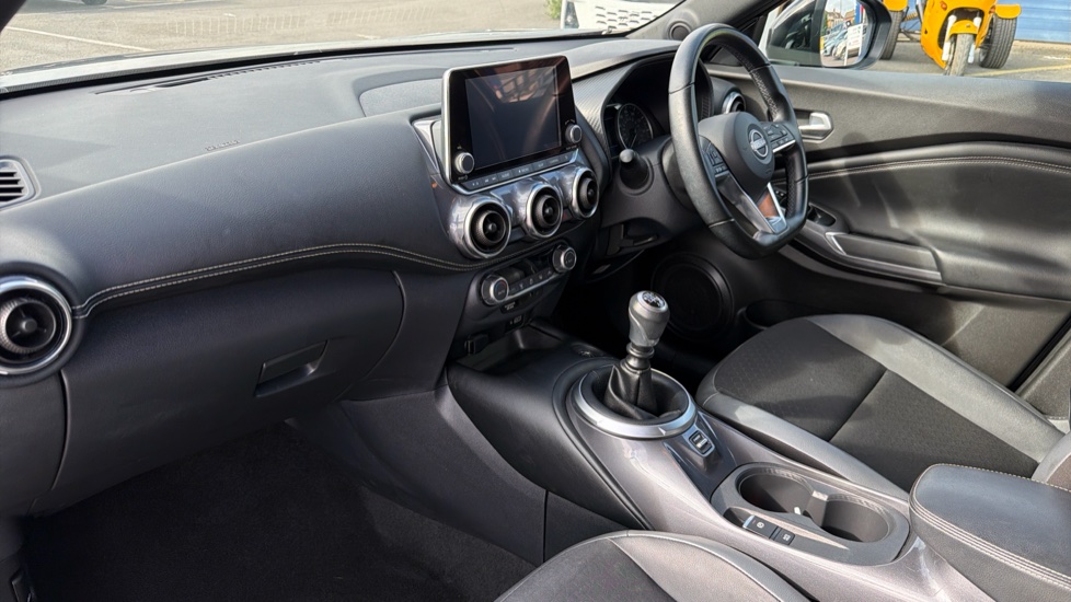 Nissan Juke 1.0 DiG-T 114 N-Connecta 5dr Petrol Hatchback - Image 9