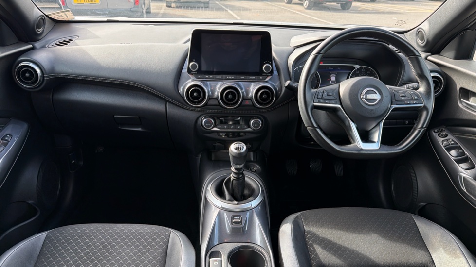 Nissan Juke 1.0 DiG-T 114 N-Connecta 5dr Petrol Hatchback - Image 10
