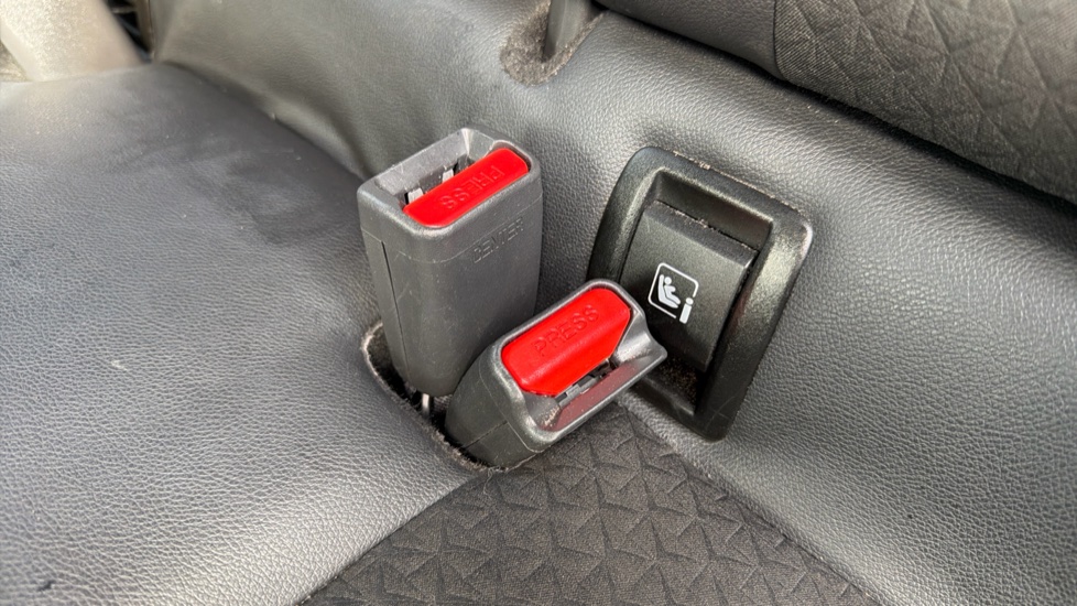 Nissan Juke 1.0 DiG-T 114 N-Connecta 5dr Petrol Hatchback - Image 17