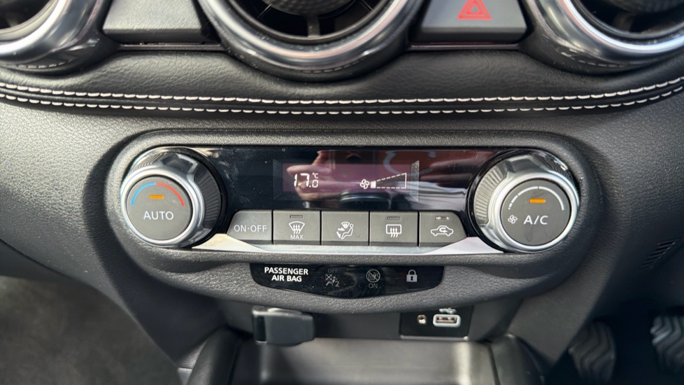 Nissan Juke 1.0 DiG-T 114 N-Connecta 5dr Petrol Hatchback - Image 24