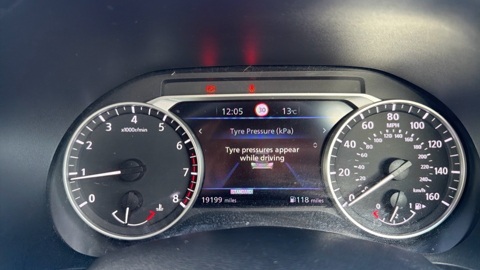 Nissan Juke 1.0 DiG-T 114 N-Connecta 5dr Petrol Hatchback - Image 32