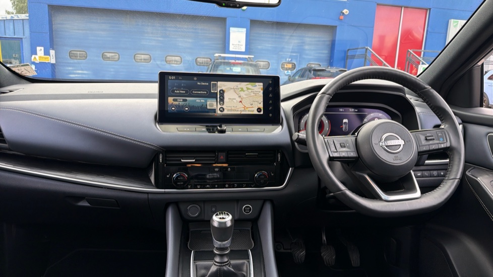 Nissan Qashqai 1.3 DiG-T MH Tekna 5dr Petrol Hatchback - Image 10