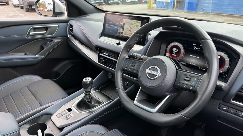 Nissan Qashqai 1.3 DiG-T MH Tekna 5dr Petrol Hatchback - Image 11