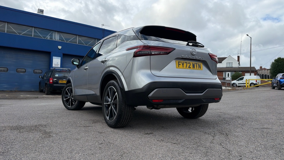 Nissan Qashqai 1.3 DiG-T MH Tekna 5dr Petrol Hatchback - Image 24