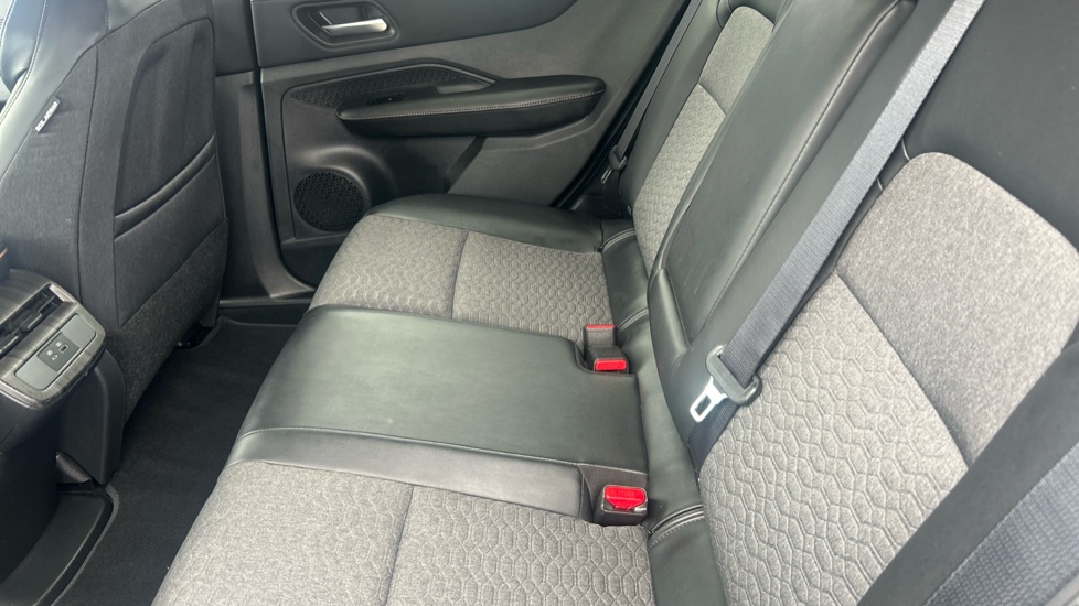Nissan ARIYA 160kW Advance 63kWh 22kWCh 5dr Auto Electric Hatchback - Image 16