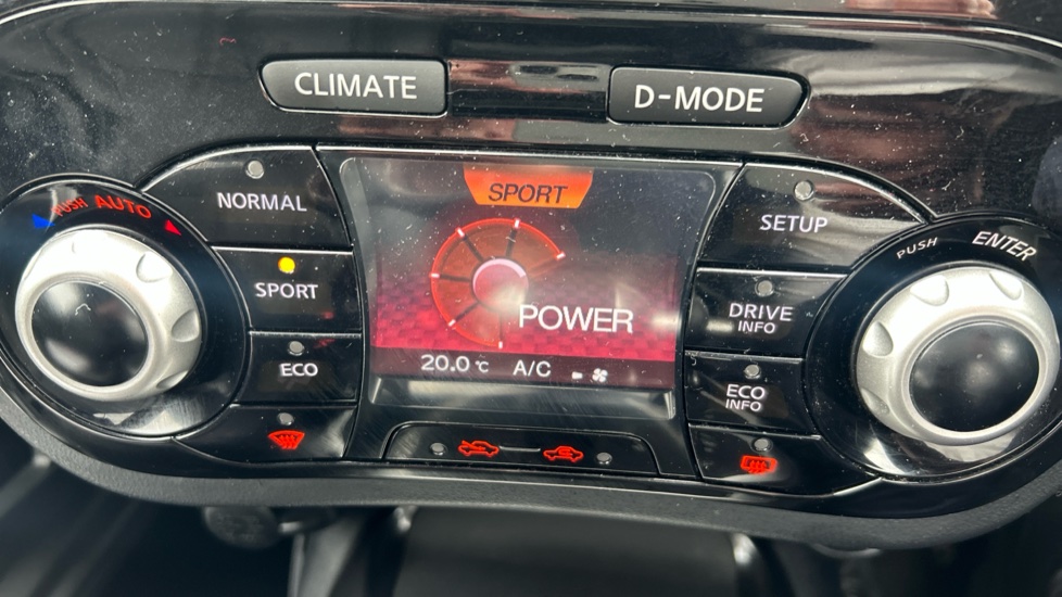 Nissan Juke 1.6 [112] Tekna 5dr CVT [Bose] Petrol Hatchback - Image 21