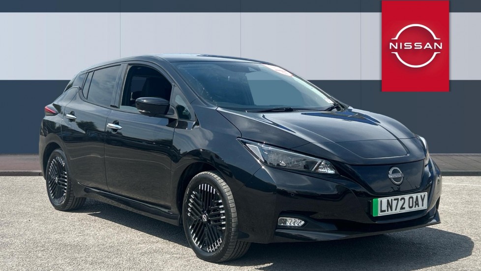 Nissan LEAF 110kW Tekna 39kWh 5dr Auto Electric Hatchback - Image 1