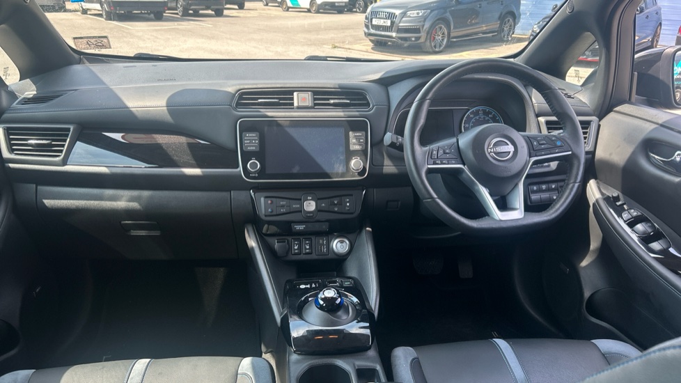 Nissan LEAF 110kW Tekna 39kWh 5dr Auto Electric Hatchback - Image 10