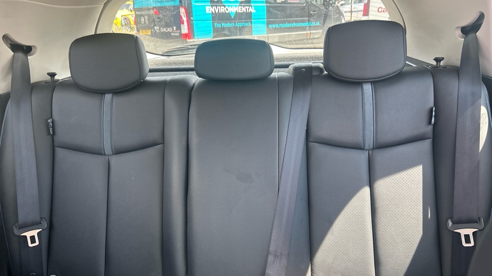 Nissan LEAF 110kW Tekna 39kWh 5dr Auto Electric Hatchback - Image 15