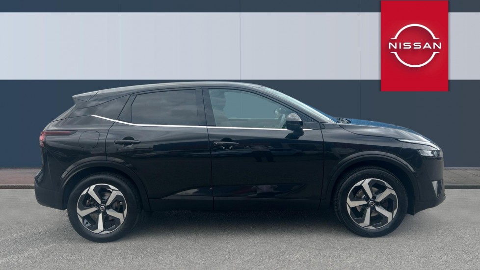 Nissan Qashqai 1.3 DiG-T MH N-Connecta 5dr Petrol Hatchback - Image 5