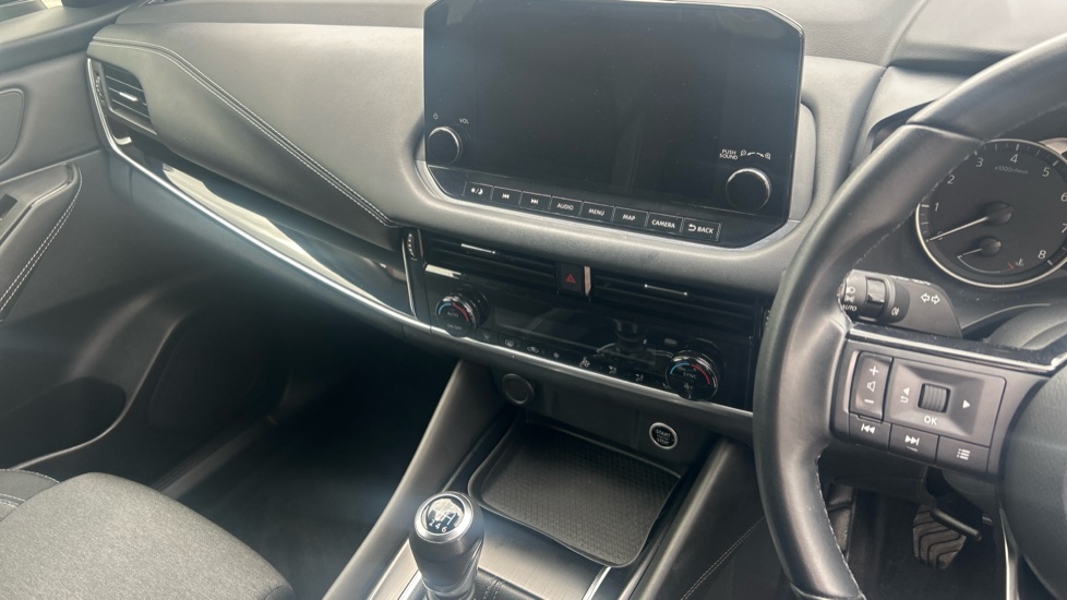 Nissan Qashqai 1.3 DiG-T MH N-Connecta 5dr Petrol Hatchback - Image 14