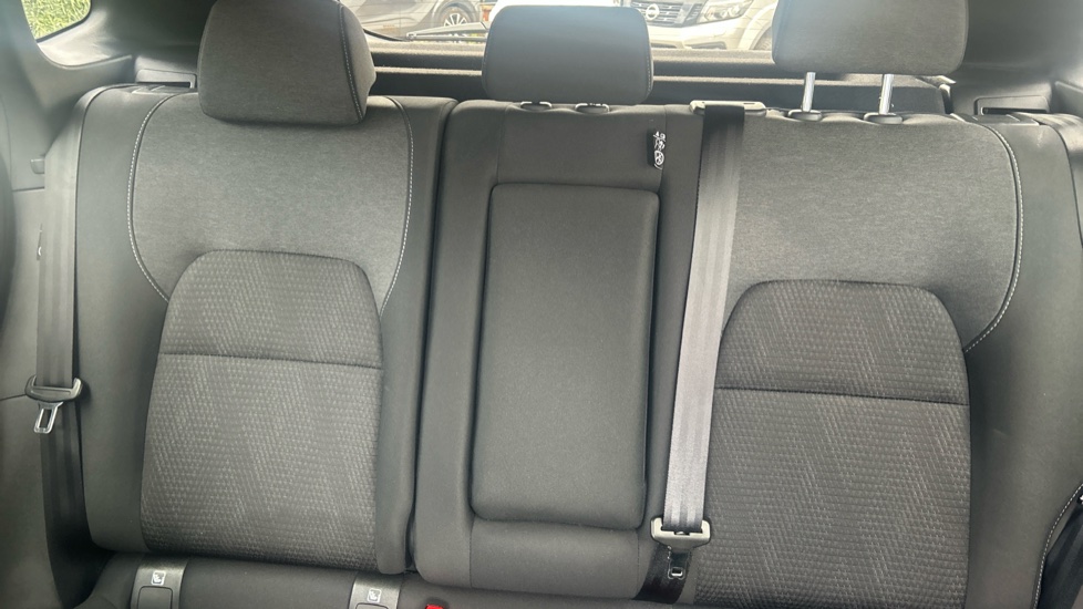 Nissan Qashqai 1.3 DiG-T MH N-Connecta 5dr Petrol Hatchback - Image 15