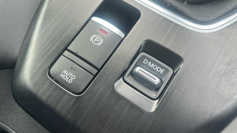 Nissan Qashqai 1.3 DiG-T MH N-Connecta 5dr Petrol Hatchback - Image 26