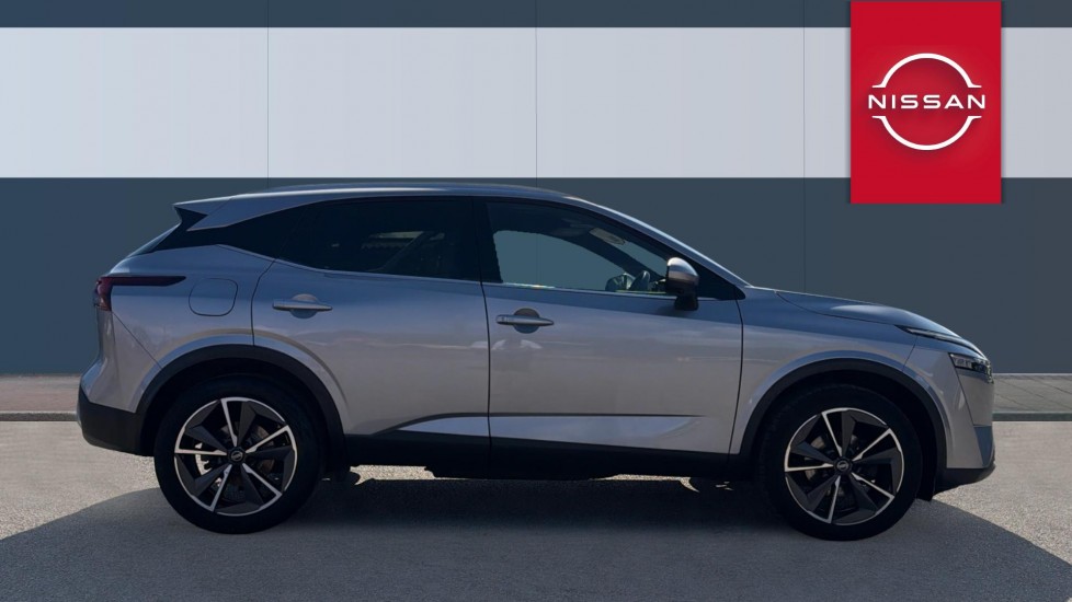 Nissan Qashqai 1.3 DiG-T MH 158 Tekna 5dr Xtronic Petrol Hatchback - Image 5