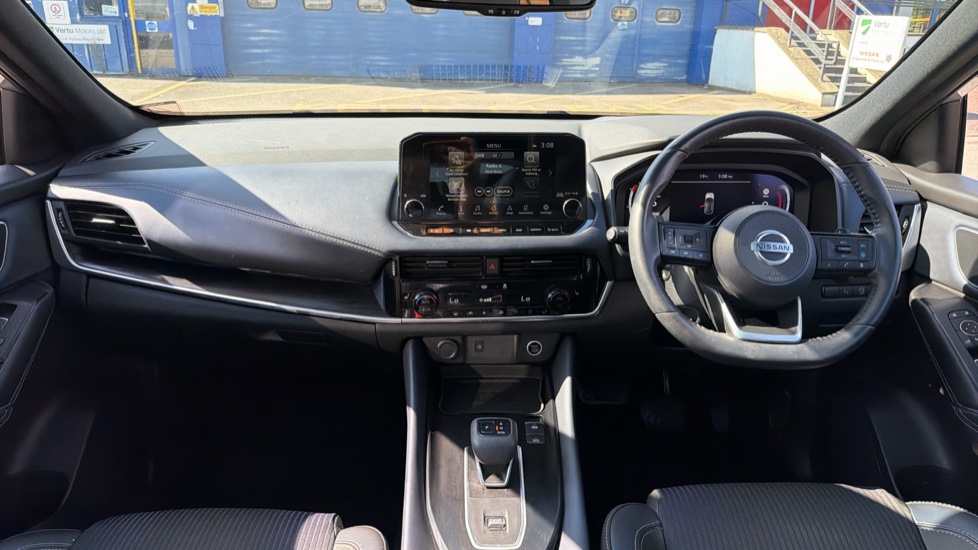 Nissan Qashqai 1.3 DiG-T MH 158 Tekna 5dr Xtronic Petrol Hatchback - Image 10