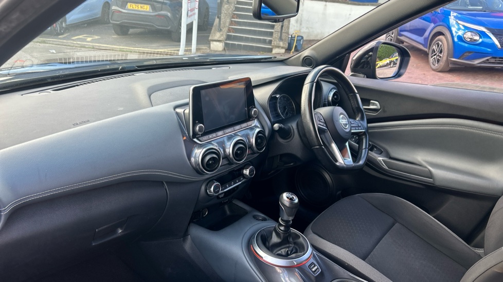 Nissan Juke 1.0 DiG-T N-Connecta 5dr Petrol Hatchback - Image 9