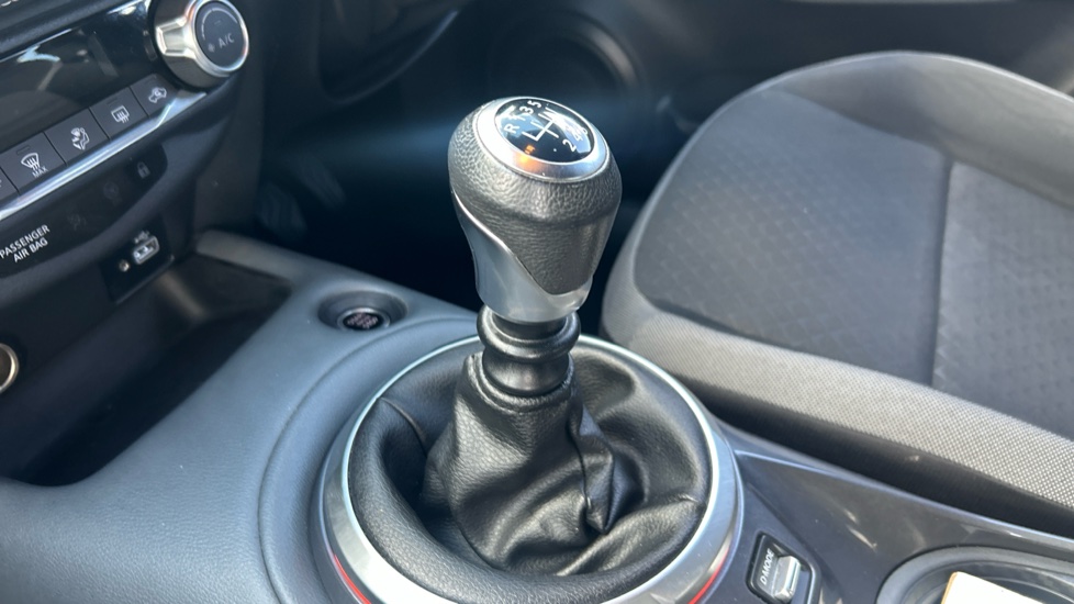 Nissan Juke 1.0 DiG-T N-Connecta 5dr Petrol Hatchback - Image 13