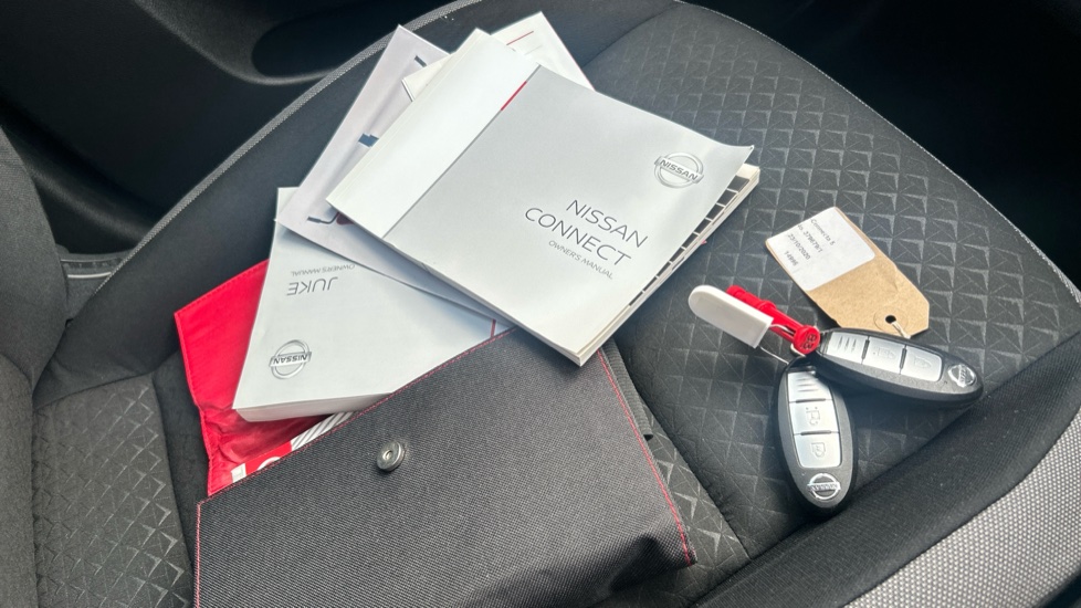 Nissan Juke 1.0 DiG-T N-Connecta 5dr Petrol Hatchback - Image 19