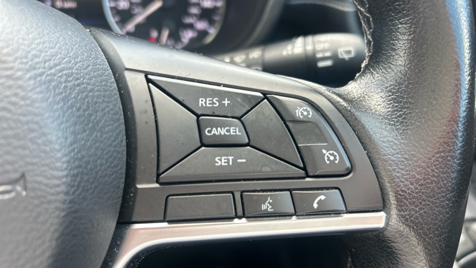 Nissan Juke 1.0 DiG-T N-Connecta 5dr Petrol Hatchback - Image 23
