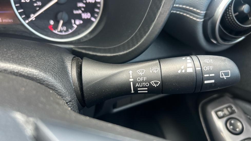 Nissan Juke 1.0 DiG-T N-Connecta 5dr Petrol Hatchback - Image 25