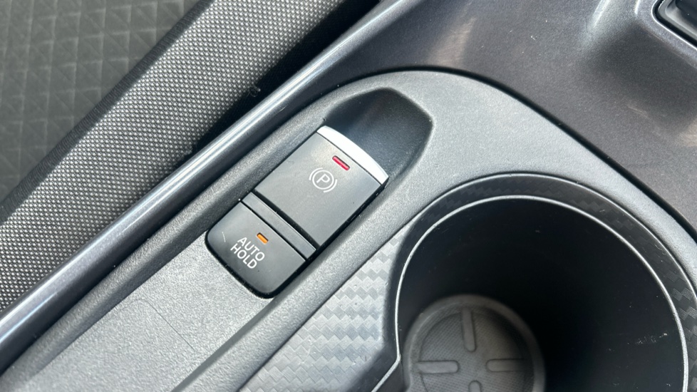 Nissan Juke 1.0 DiG-T N-Connecta 5dr Petrol Hatchback - Image 29