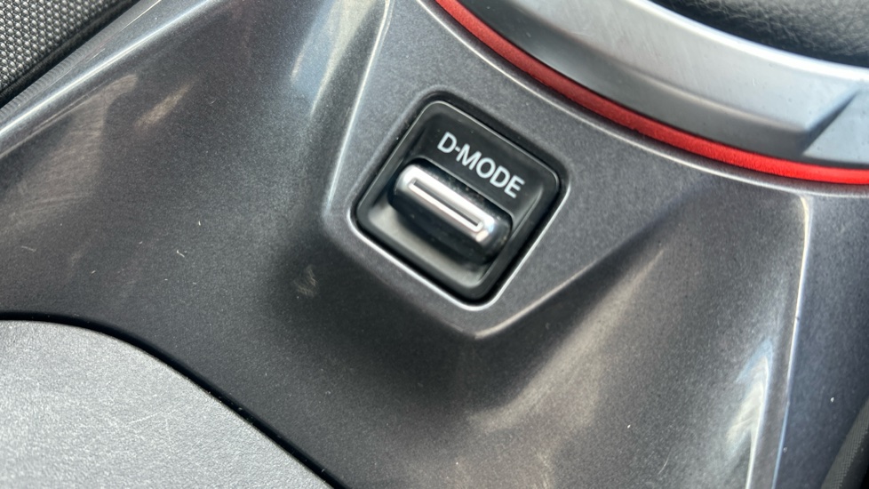Nissan Juke 1.0 DiG-T N-Connecta 5dr Petrol Hatchback - Image 30