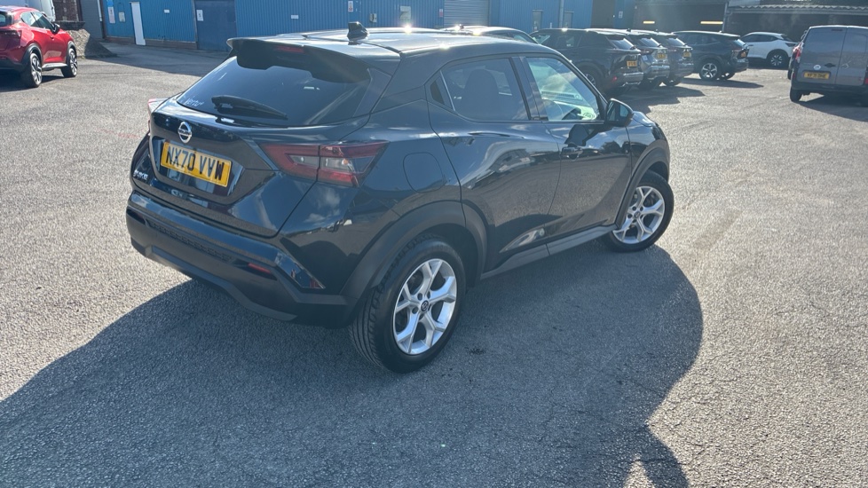 Nissan Juke 1.0 DiG-T N-Connecta 5dr Petrol Hatchback - Image 32