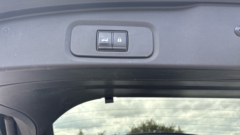Nissan Qashqai 1.5 E-Power Tekna+ 5dr Auto Hybrid Hatchback - Image 35