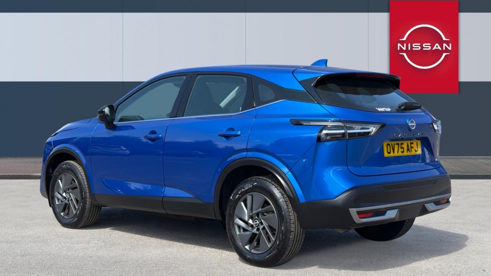 Nissan Qashqai 1.3 DiG-T MH Acenta Premium 5dr Petrol Hatchback - Image 2