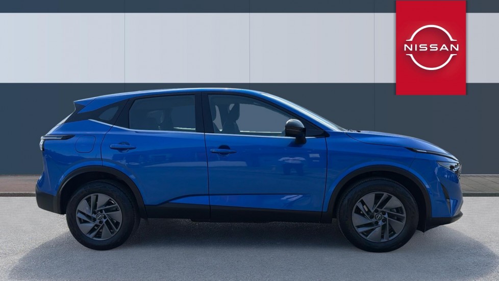 Nissan Qashqai 1.3 DiG-T MH Acenta Premium 5dr Petrol Hatchback - Image 5