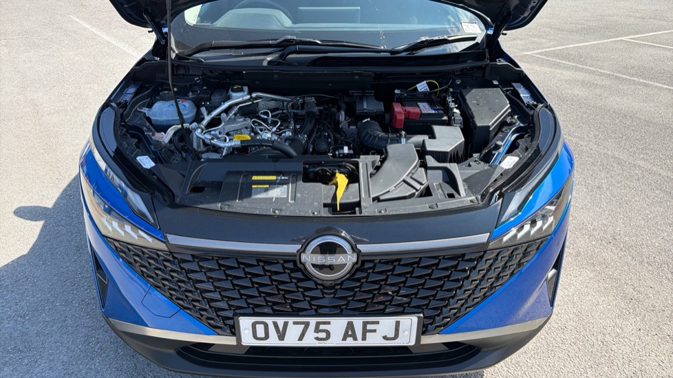 Nissan Qashqai 1.3 DiG-T MH Acenta Premium 5dr Petrol Hatchback - Image 8