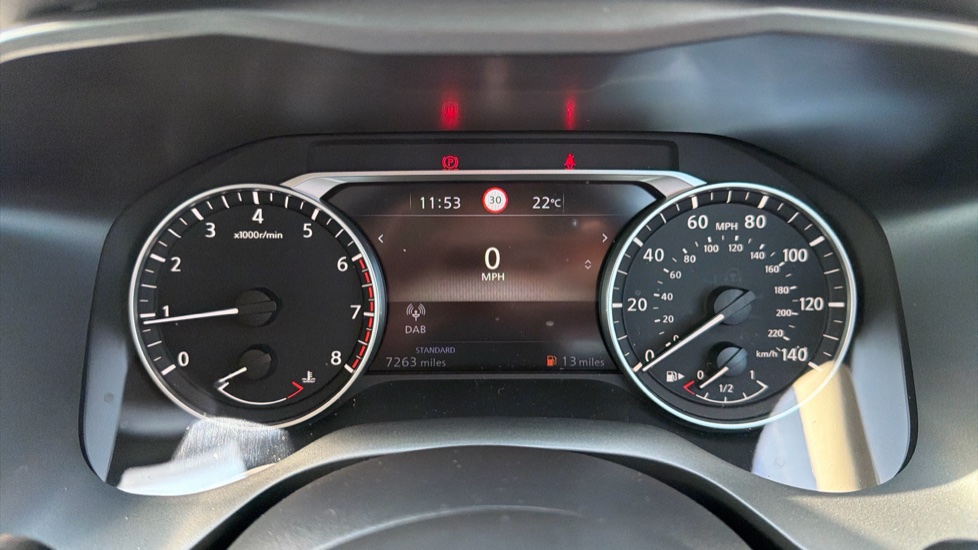 Nissan Qashqai 1.3 DiG-T MH Acenta Premium 5dr Petrol Hatchback - Image 18