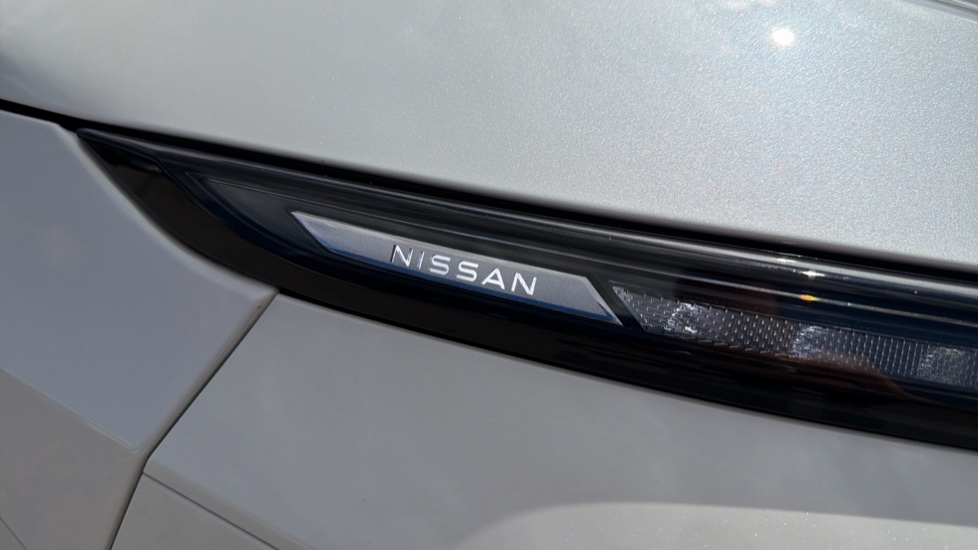 Nissan Qashqai 1.3 DiG-T MH N-Connecta [Glass Roof] 5dr Petrol Hatchback - Image 30