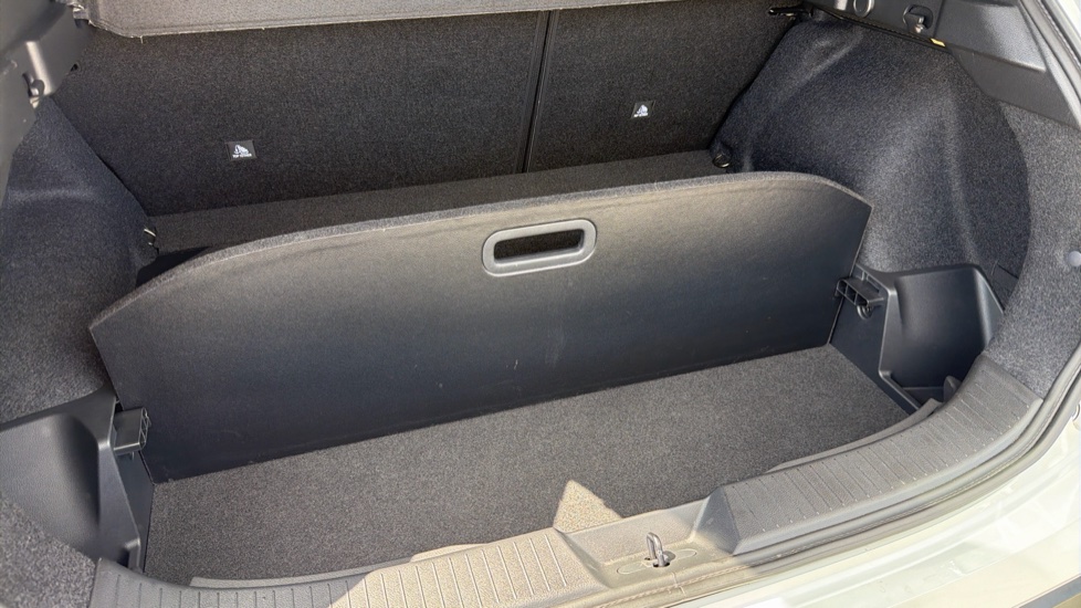 Nissan Qashqai 1.3 DiG-T MH N-Connecta [Glass Roof] 5dr Petrol Hatchback - Image 35