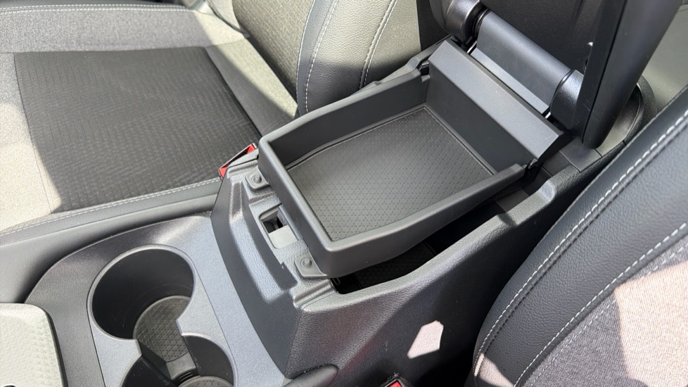 Nissan Qashqai 1.3 DiG-T MH N-Connecta [Glass Roof] 5dr Petrol Hatchback - Image 43