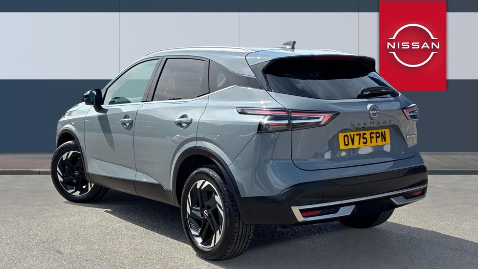 Nissan Qashqai 1.5 E-Power 205 N-Connecta [Glass Roof] 5dr Auto Hybrid Hatchback - Image 2