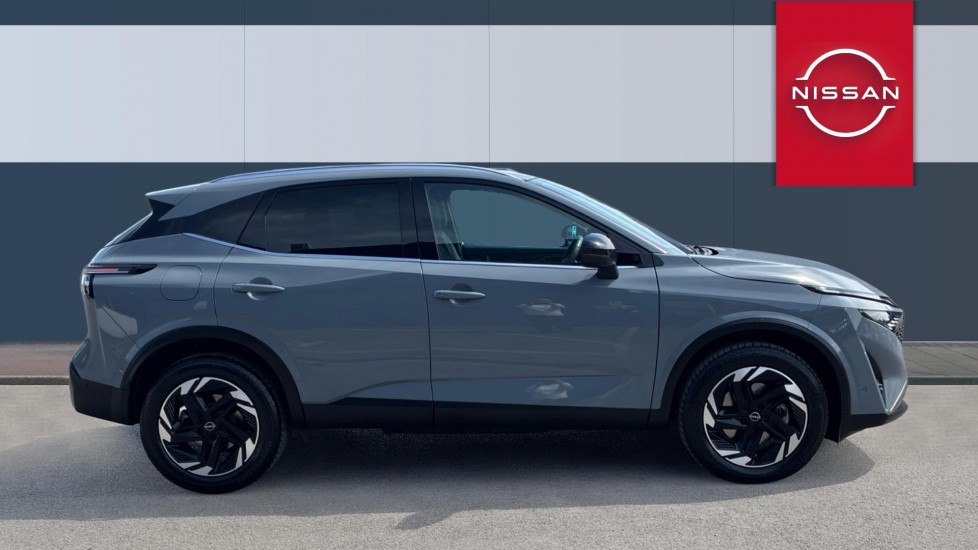 Nissan Qashqai 1.5 E-Power 205 N-Connecta [Glass Roof] 5dr Auto Hybrid Hatchback - Image 5