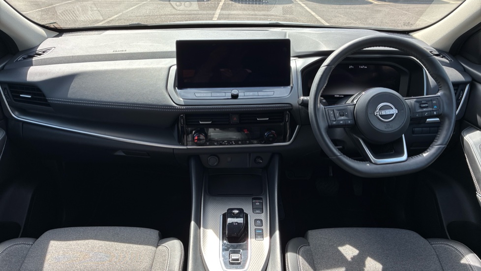 Nissan Qashqai 1.5 E-Power 205 N-Connecta [Glass Roof] 5dr Auto Hybrid Hatchback - Image 10