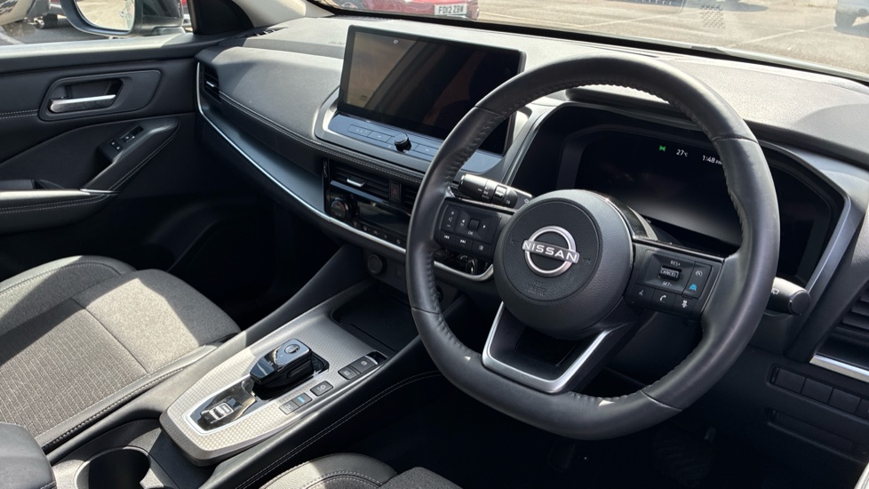 Nissan Qashqai 1.5 E-Power 205 N-Connecta [Glass Roof] 5dr Auto Hybrid Hatchback - Image 11