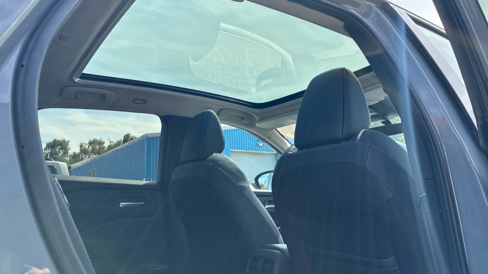 Nissan Qashqai 1.5 E-Power 205 N-Connecta [Glass Roof] 5dr Auto Hybrid Hatchback - Image 31