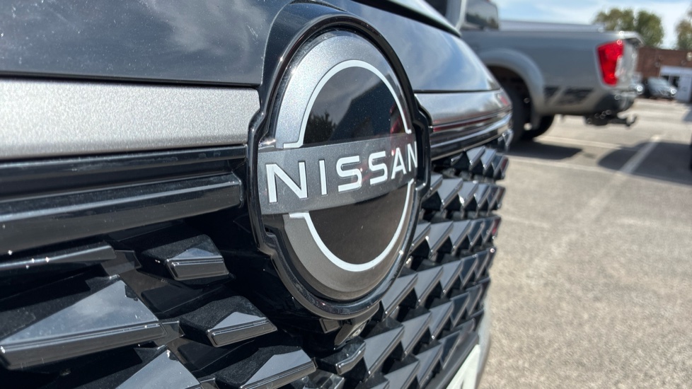 Nissan Qashqai 1.5 E-Power 205 N-Connecta [Glass Roof] 5dr Auto Hybrid Hatchback - Image 34