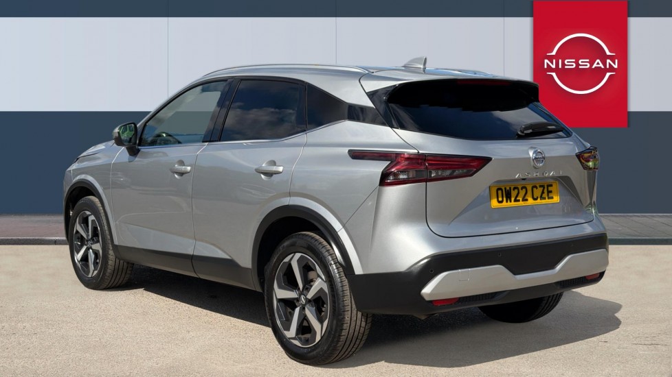 Nissan Qashqai 1.3 DiG-T MH N-Connecta 5dr Petrol Hatchback - Image 2