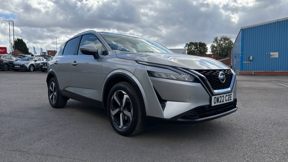 Nissan Qashqai 1.3 DiG-T MH N-Connecta 5dr Petrol Hatchback - Image 26