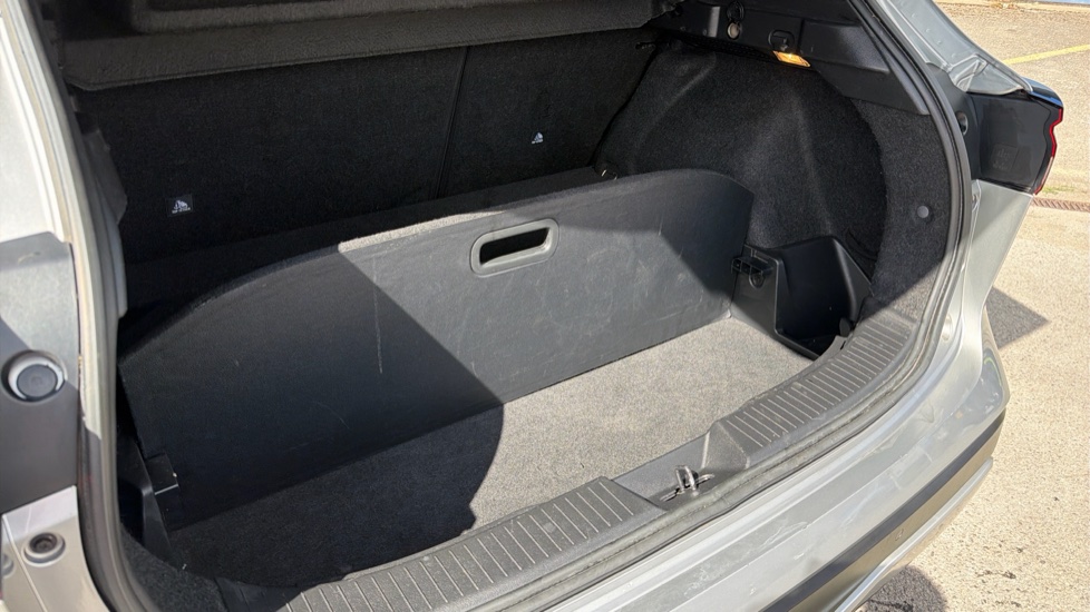 Nissan Qashqai 1.3 DiG-T MH N-Connecta 5dr Petrol Hatchback - Image 44