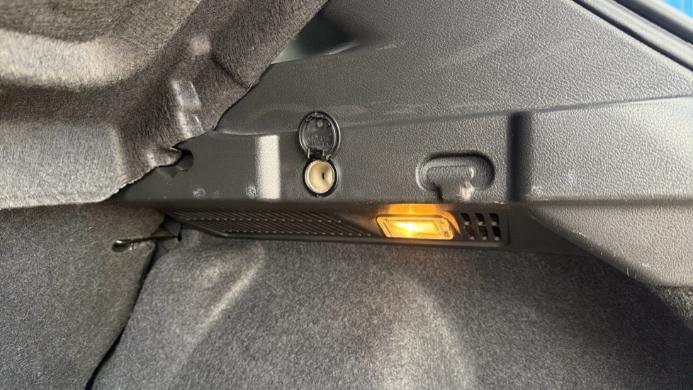 Nissan Qashqai 1.3 DiG-T MH N-Connecta 5dr Petrol Hatchback - Image 45
