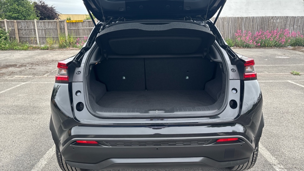 Nissan Juke 1.0 DiG-T N-Connecta 5dr Petrol Hatchback - Image 4