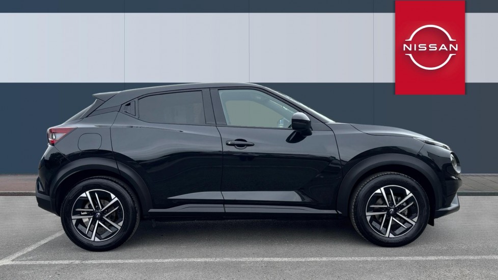 Nissan Juke 1.0 DiG-T N-Connecta 5dr Petrol Hatchback - Image 5