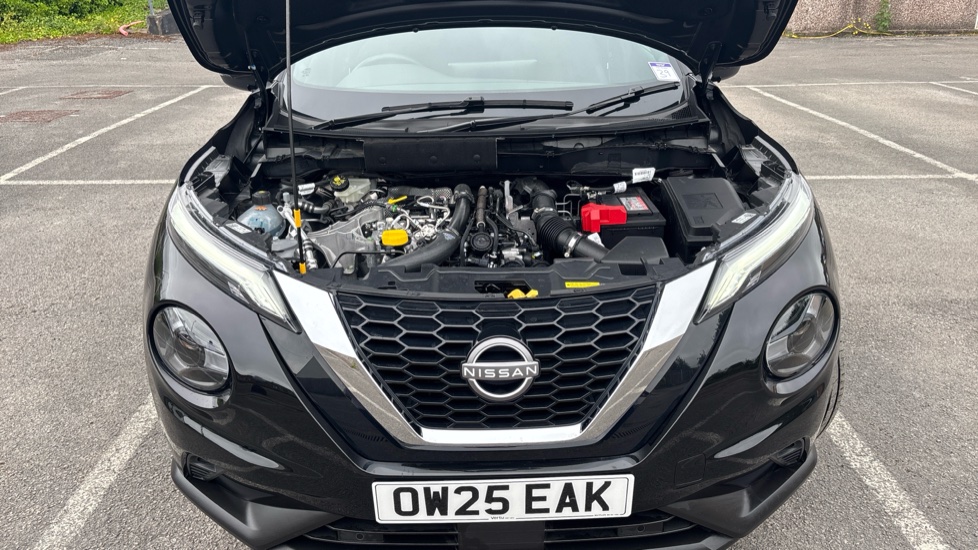 Nissan Juke 1.0 DiG-T N-Connecta 5dr Petrol Hatchback - Image 8